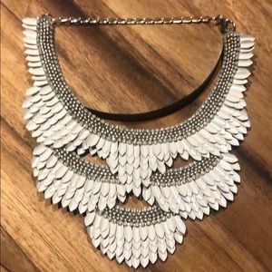 White & beaded choker